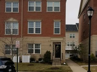7878 Crescent Park Dr, Gainesville, VA 20155