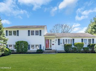 8 Michele Dr, Middletown, NJ 07748