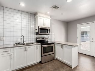 1 bed/1 bath at $1200.00, washer and dryer in unit, Phoenix, AZ 85018