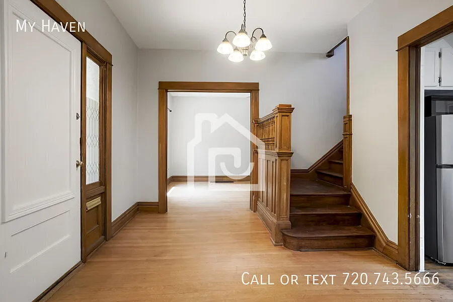 Charming 4 Bed, 2 Bath Town Home in Prime Denver Location — Photo 3