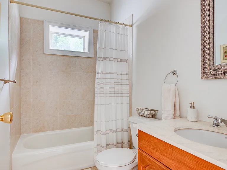 6 Little Ct — Photo 31