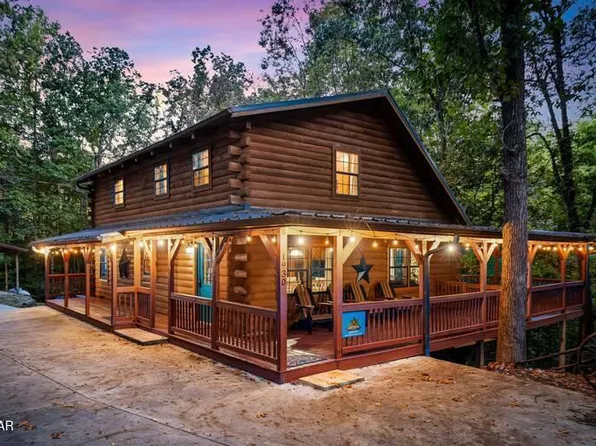 1930 Backhome Ln, Sevierville, TN 37876