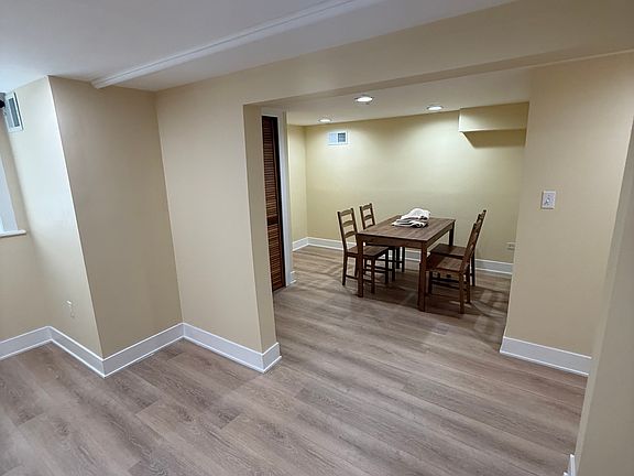 2nd image of 5936 W Leland Ave Unit G
