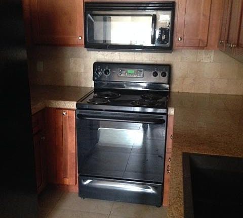 2nd image of 1320 E Vista Ave #B