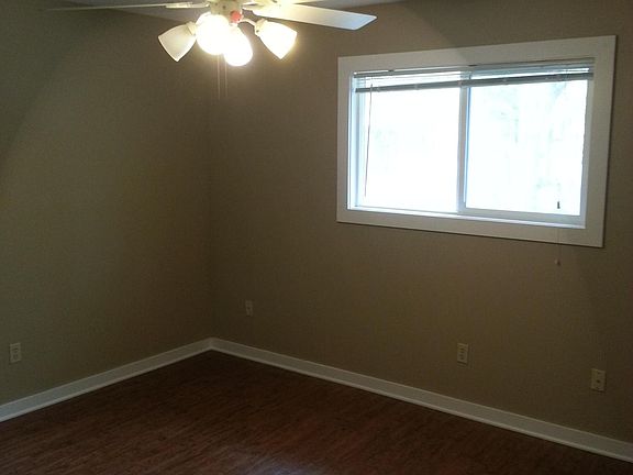 5th image of 724 Rosewood Ave