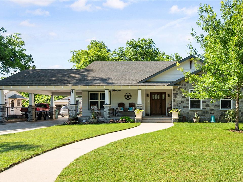 1st image of 4421 Blackstone Dr