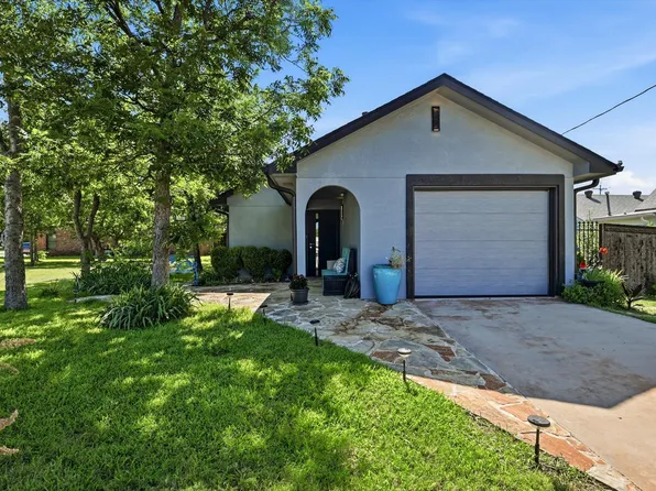 511 N 2nd St, Sanger, TX 76266