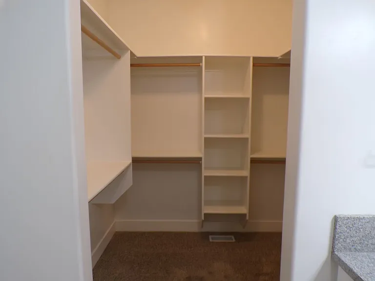 475 Huckleberry Ln — Photo 18