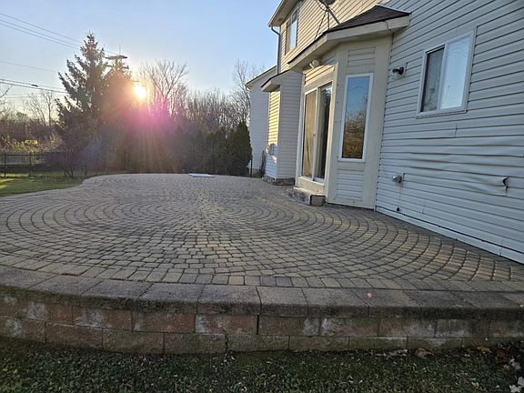 3rd image of 1554 Hartland Dr