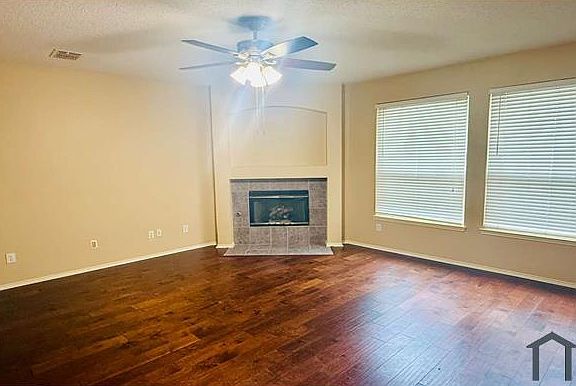 5th image of 732 Dandelion Dr