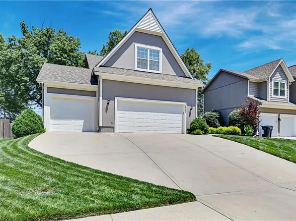 18150 W 159th Ter, Olathe, KS 66062