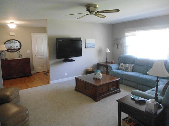 2nd image of 120 Manor Dr