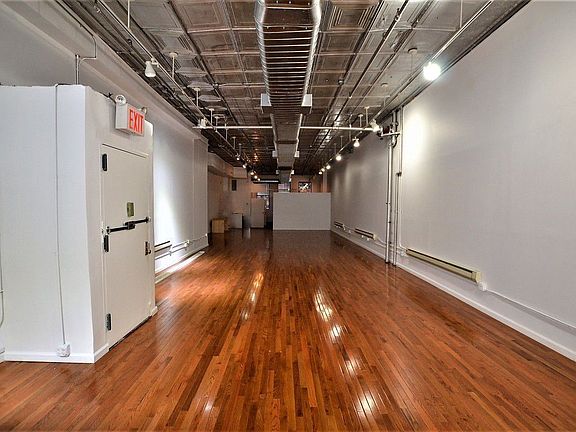 3rd image of 518 Broadway Ste 2