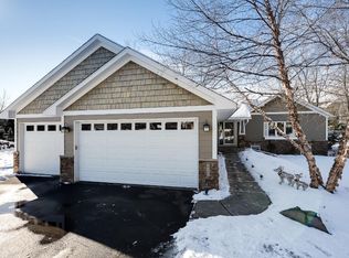 450 Majestic Ct, Shoreview, MN 55126