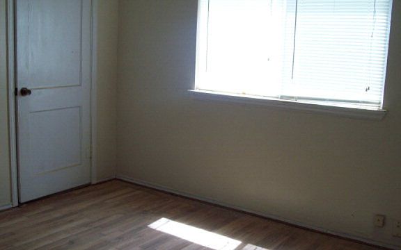 5th image of 1275 N Crockett St