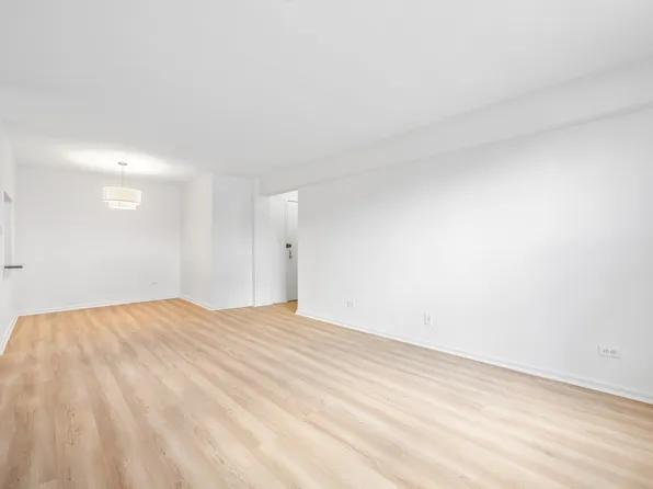 35-20 Leverich Street image 4 of 14