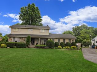 39155 Palmer Rd, Westland, MI 48186