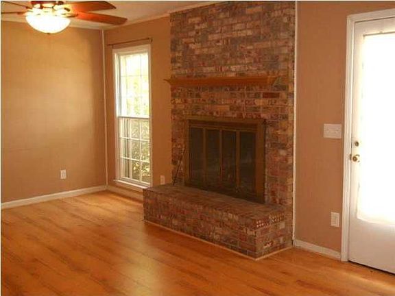 3rd image of 1326 Bariwood Dr
