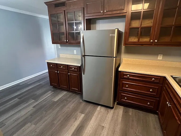 Huntingdon Apartments — Photo 25