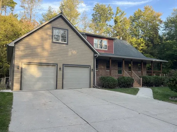 3854 Lark Rd, Green Bay, WI 54313