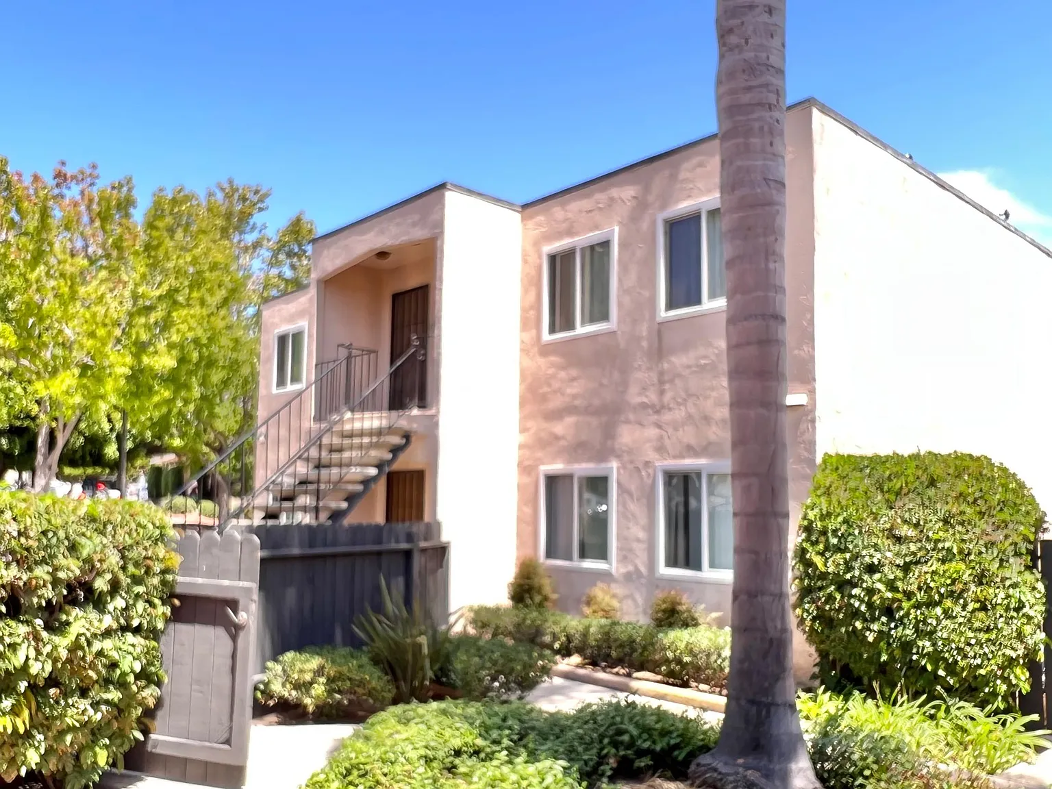 2736 Figueroa Blvd — Photo 2