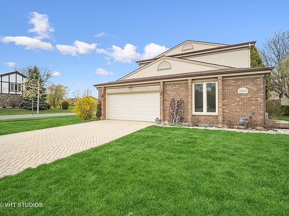 2nd image of 2602 E Warwick Ct