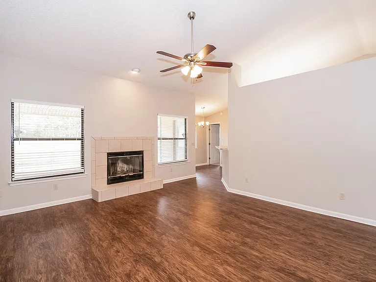 3413 Deerfield Pointe Dr — Photo 3