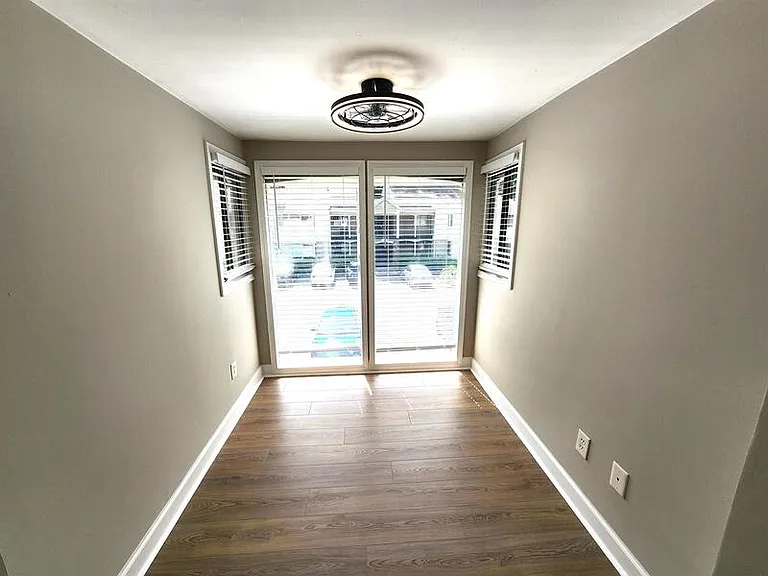 1406 Wingate Way — Photo 3