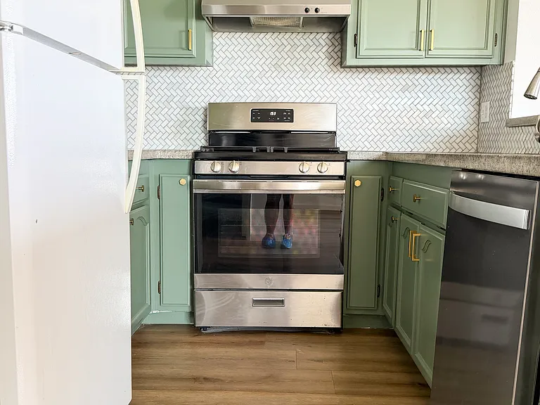 104 Oak Ct — Photo 1