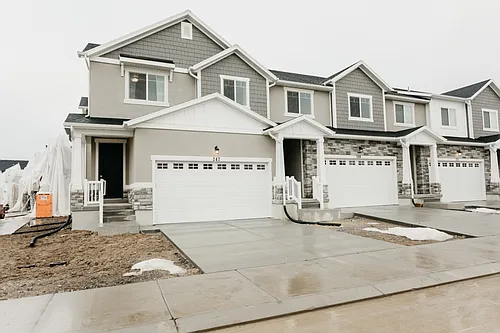 1781 W Newcastle Ln Photo 1
