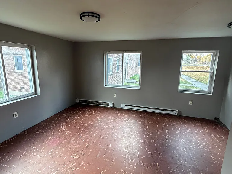 7 Tompkins St — Photo 9