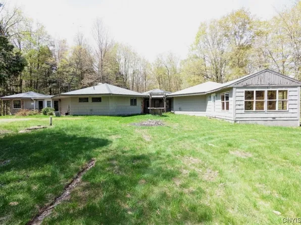 105 Birmingham Dr, Camden, NY 13316