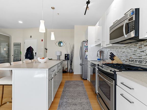5th image of 944 Dorchester Ave APT 55