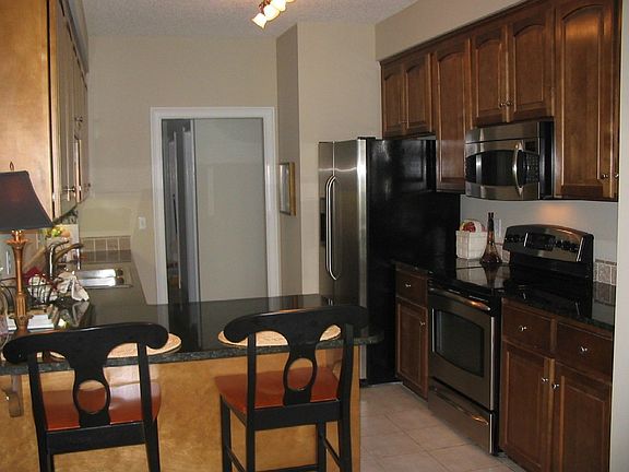 4th image of 106 Hanging Moss Dr