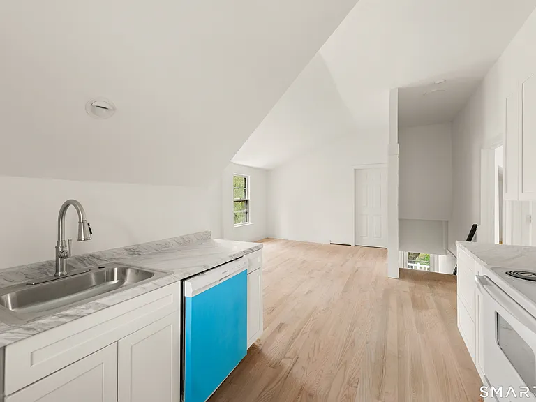 1335 Wolf Hill Rd #2 — Photo 8