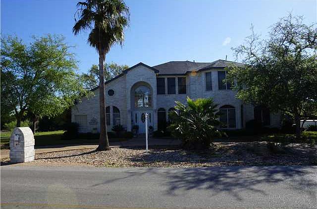 1st image of 415 Duck Lake Dr