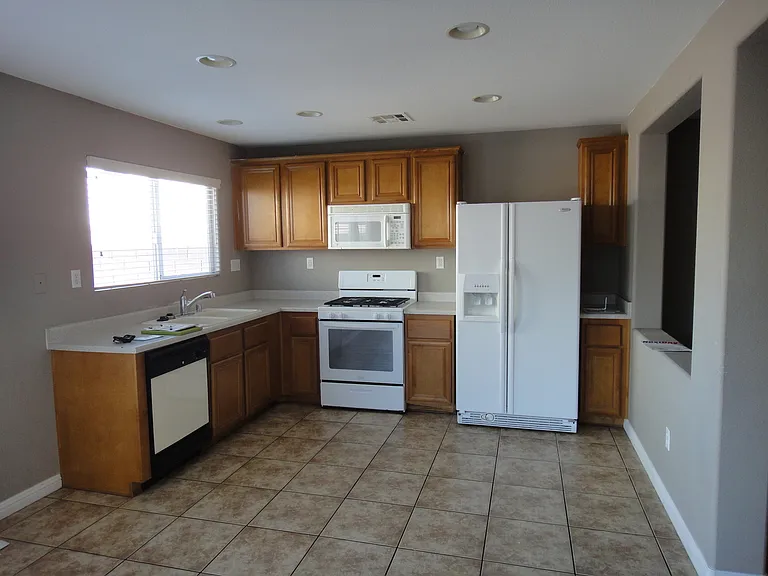 7989 Hilltop Windmill St — Photo 3