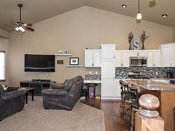 Open concept main floor 
