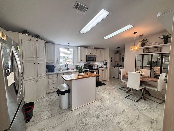 4th image of 534 Palm Key Blvd