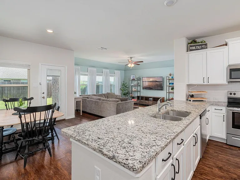 3136 Overlook Dr — Photo 4