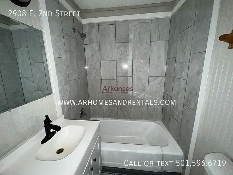 2908 E 2nd St — Photo 6