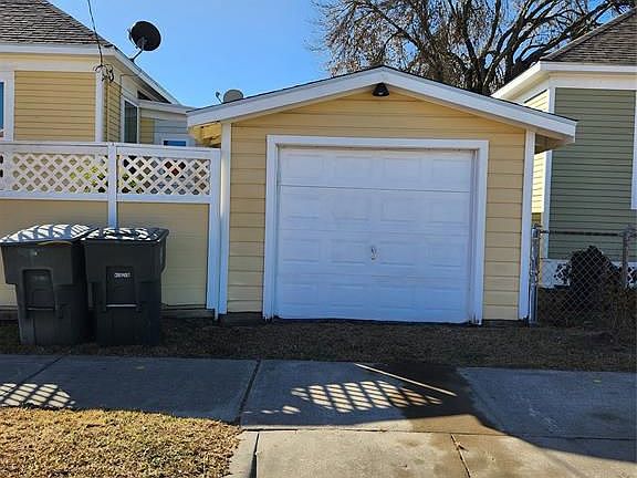 3rd image of 3702 Avenue O