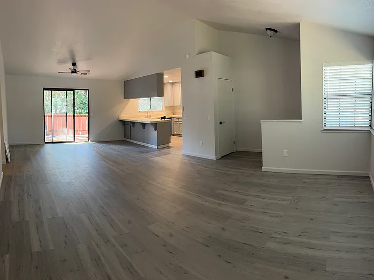 12834 Baltic Cir — Photo 2