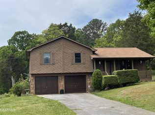 1221 Apple Creek Dr, Louisville, TN 37777