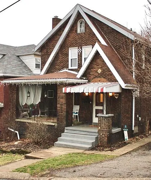429 Moore Ave photo 1