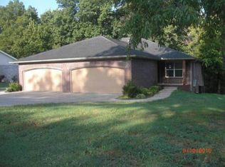 2103 Oakwood Ave, Bentonville, AR 72712