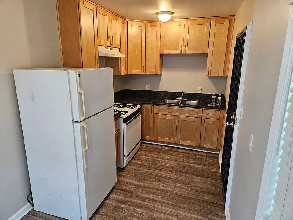 **.5218-5224 Imperial Ave.