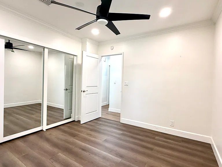 21316 Lynton Ave — Photo 17