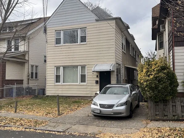 256 Sharpe Avenue image 1 of 24