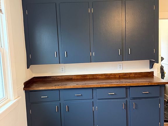 4th image of 115 Melrose Ave S #2
